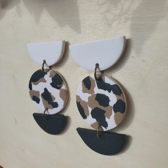 Leopard print clay dangle earrings with accent pieces stud post closure dangles - Picture 2 of 2